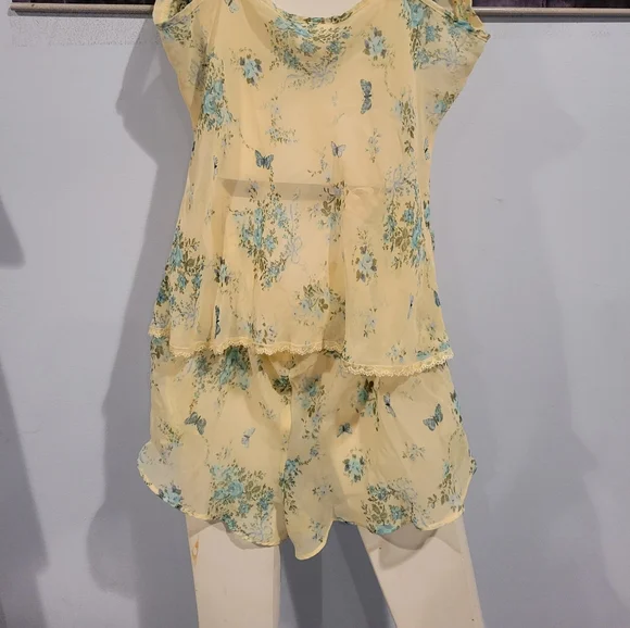 Beautiful Night Wear - Picture 1 of 4